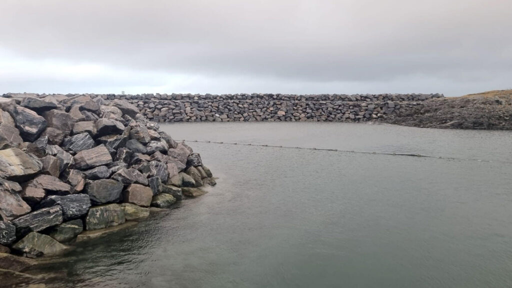 Oppdrag for molobygging og utdyping av havn for Træna.